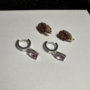 Lot Of 2 Purple Pierced Earrings - Gold Tone / Flower & Silver Tone Dangle